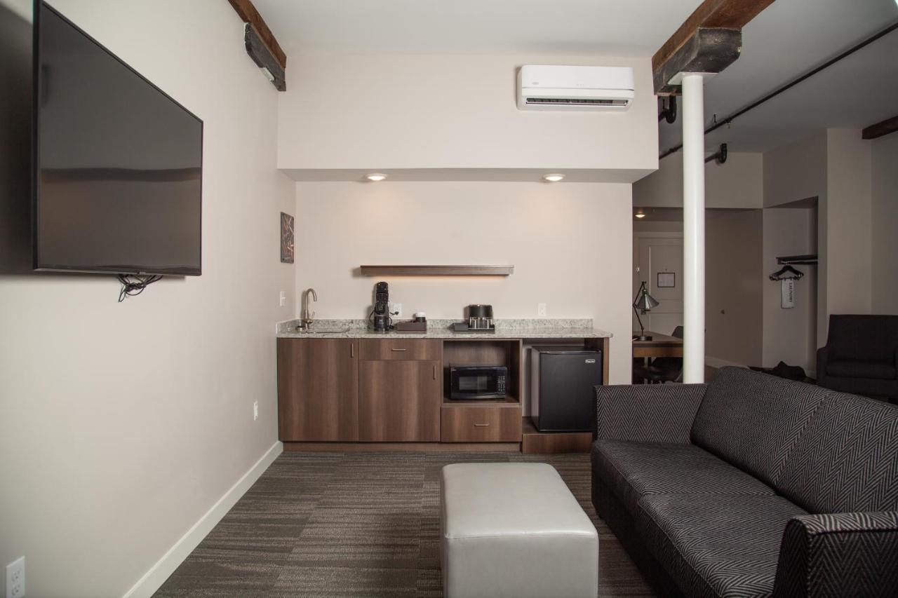 Hotel Millwright Amana Экстерьер фото